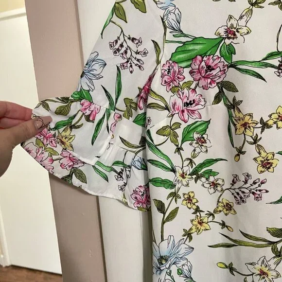 Kut from the Kloth White Floral Blouse with Lace Hem - Picture 3 of 8